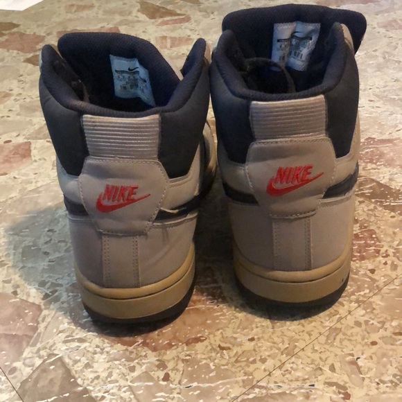 Nike Airs - Picture 3 of 4